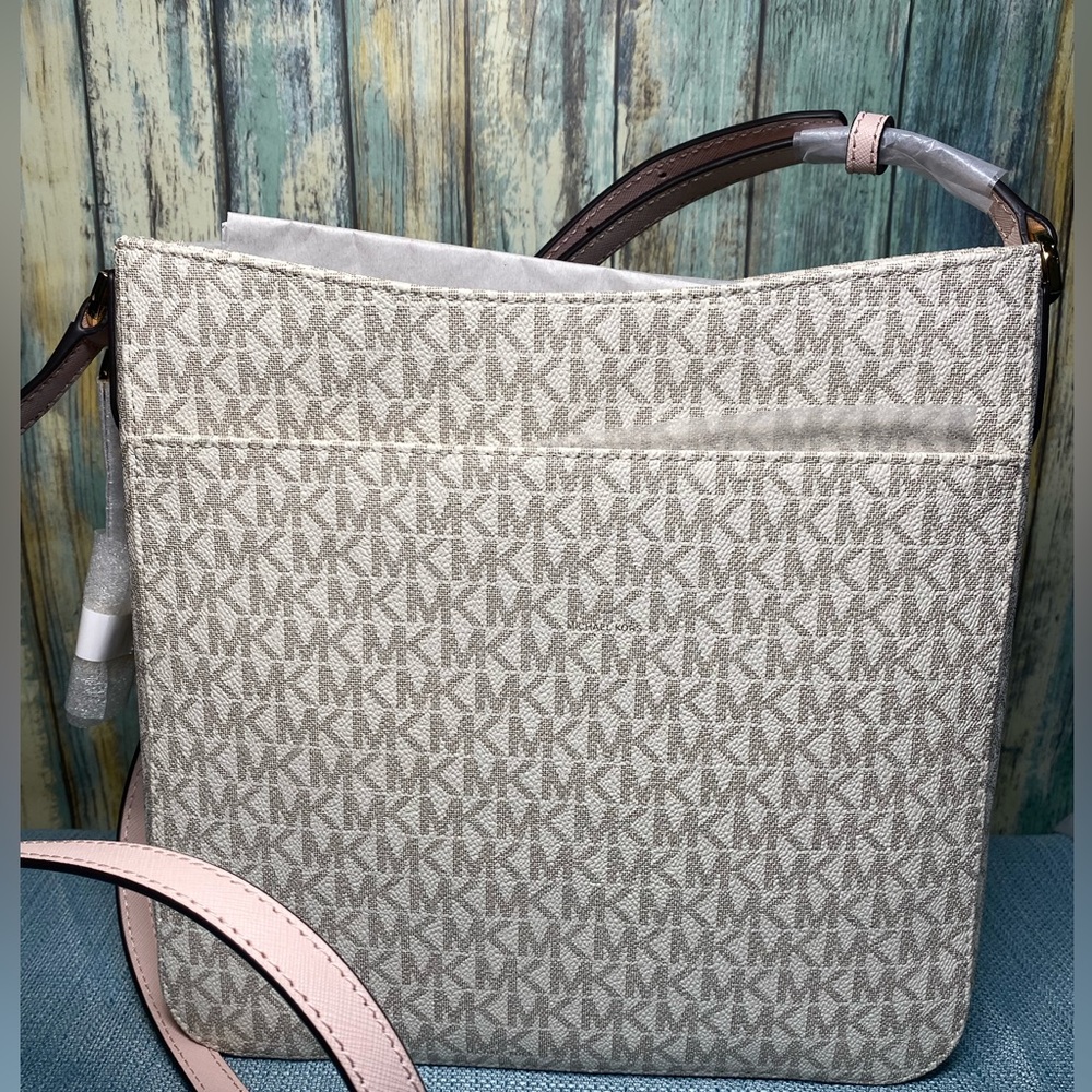 MICHAEL KORS JET SET TRAVEL LARGE LOGO MESSENGER BAG - Picture 5 of 9